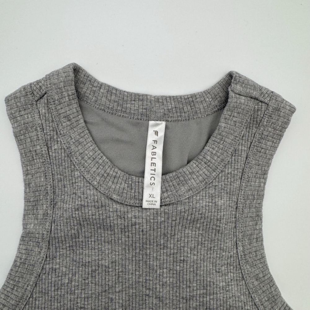 Fabletics Heather Gray Ribbed Racerback Tank Top Built-In Shelf Bra XL - Picture 3 of 8